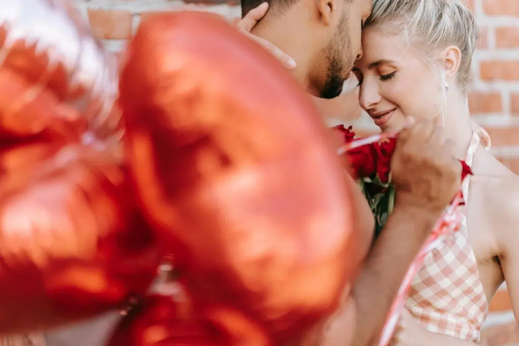 Mitos del amor romántico: las creencias que están dañando tu relación sin que lo sepas