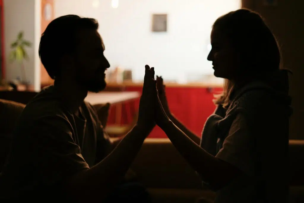 Mitos del amor romántico: las creencias que están dañando tu relación sin que lo sepas